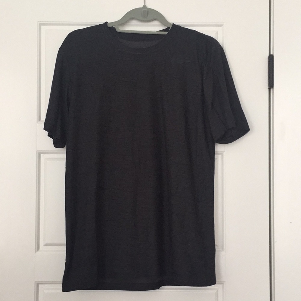 Men’s Nike dri-fit tshirt